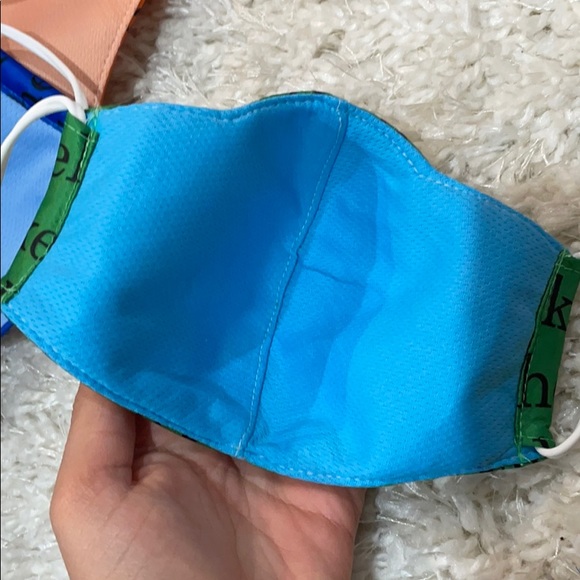 Mickey mouse and Hello Kitty masks - Picture 7 of 8